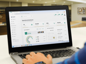 using-a-laptop-at-the-office (1)